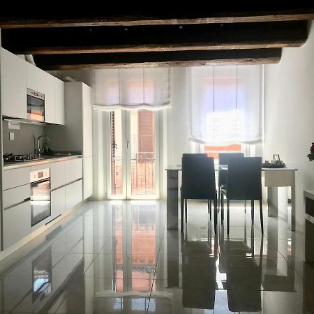 Ferienwohnung Moderno Affaccio Su Via Mazzini Ferrara Exterior foto